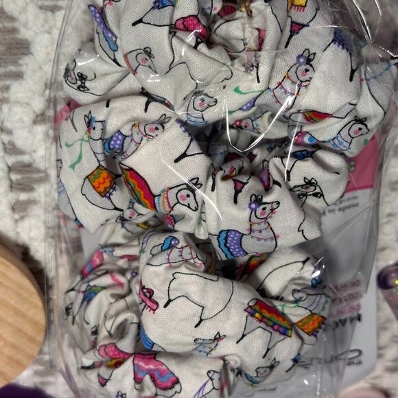 *BUNDLE* Mallows Cosmetic Bag FULL of Beauty Fun & Candle Perfect for Mom & Girl - Picture 11 of 16